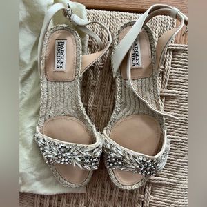 Badgley Mischka flat espadrille sandal size 6
